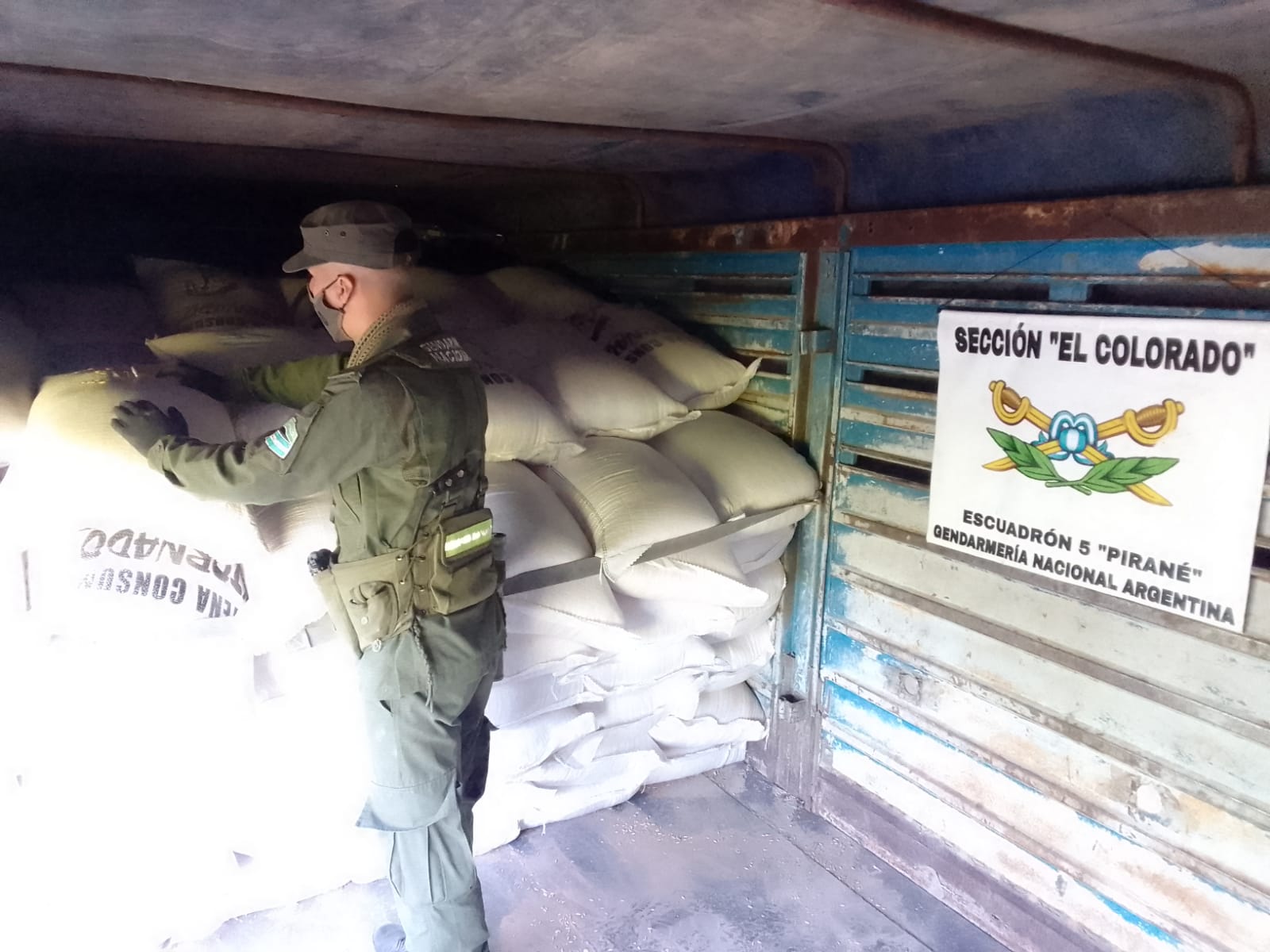 Gendarmería: secuestraron 146 toneladas de soja y 15.000 kilos de avena imagen-1