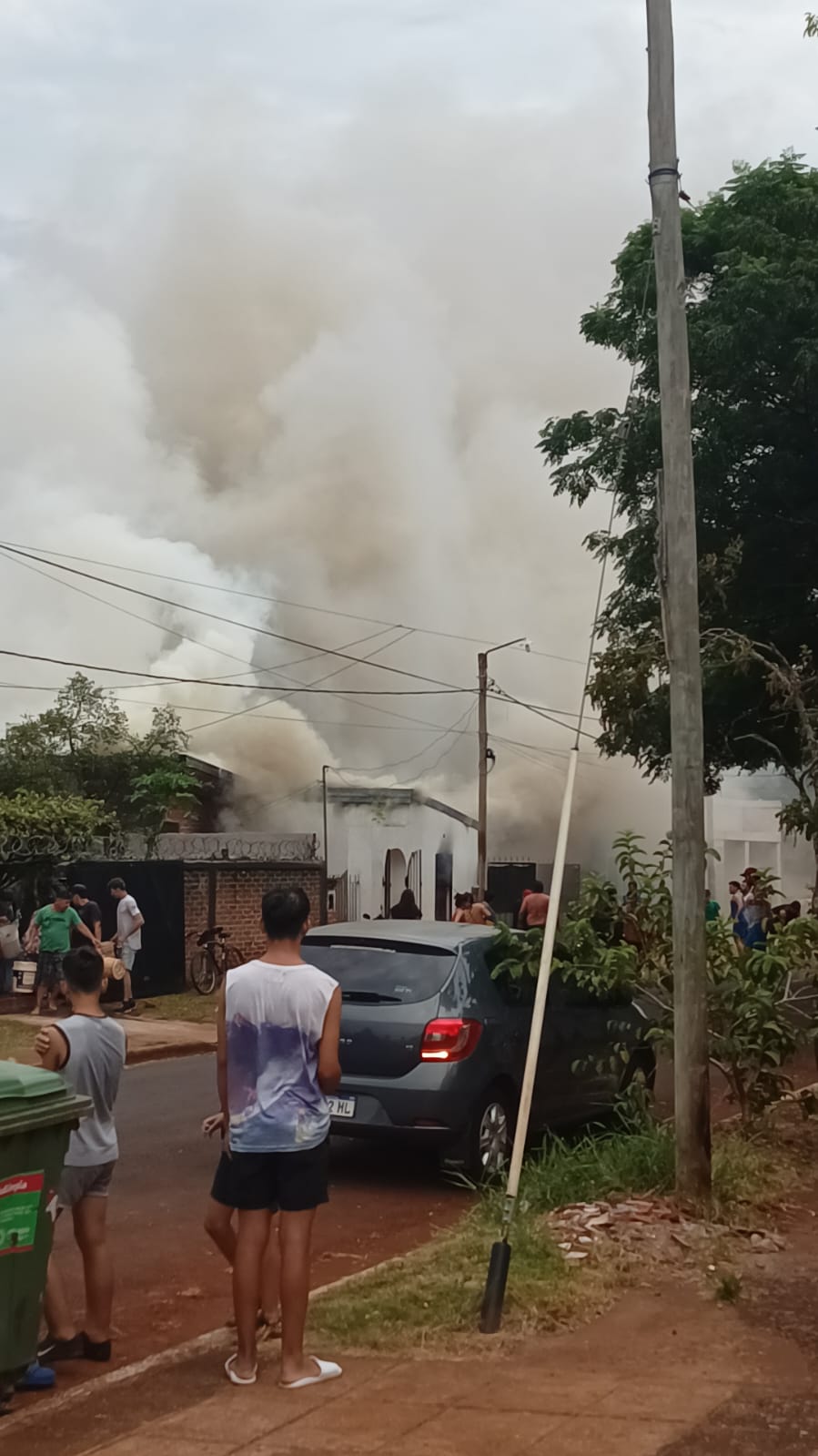 Incendio en Itaembé Miní: bomberos del lugar y vecinos trabajaron para sofocar el fuego imagen-2