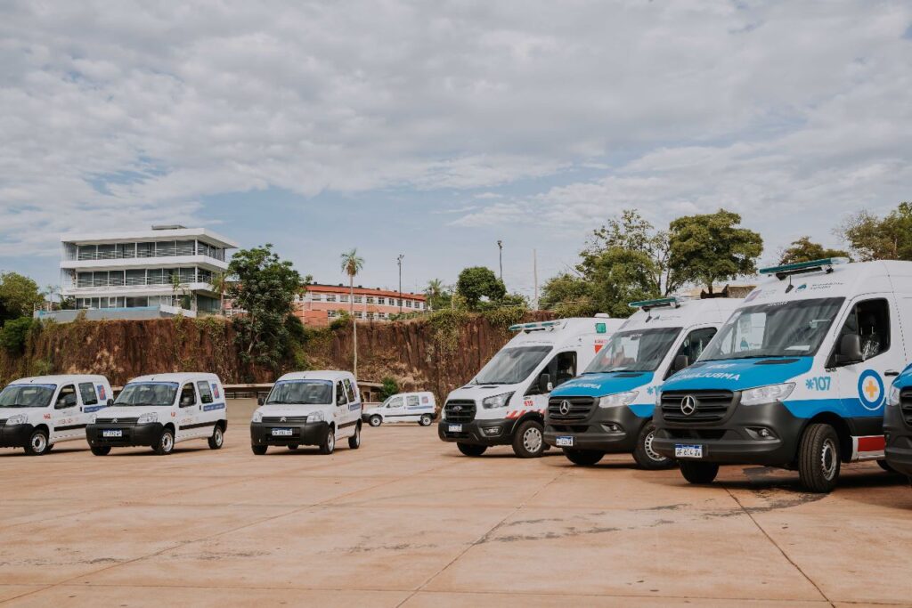 "Con la entrega de vehículos sanitarios a Municipios se fortalecen la red de traslado y la logística" imagen-2