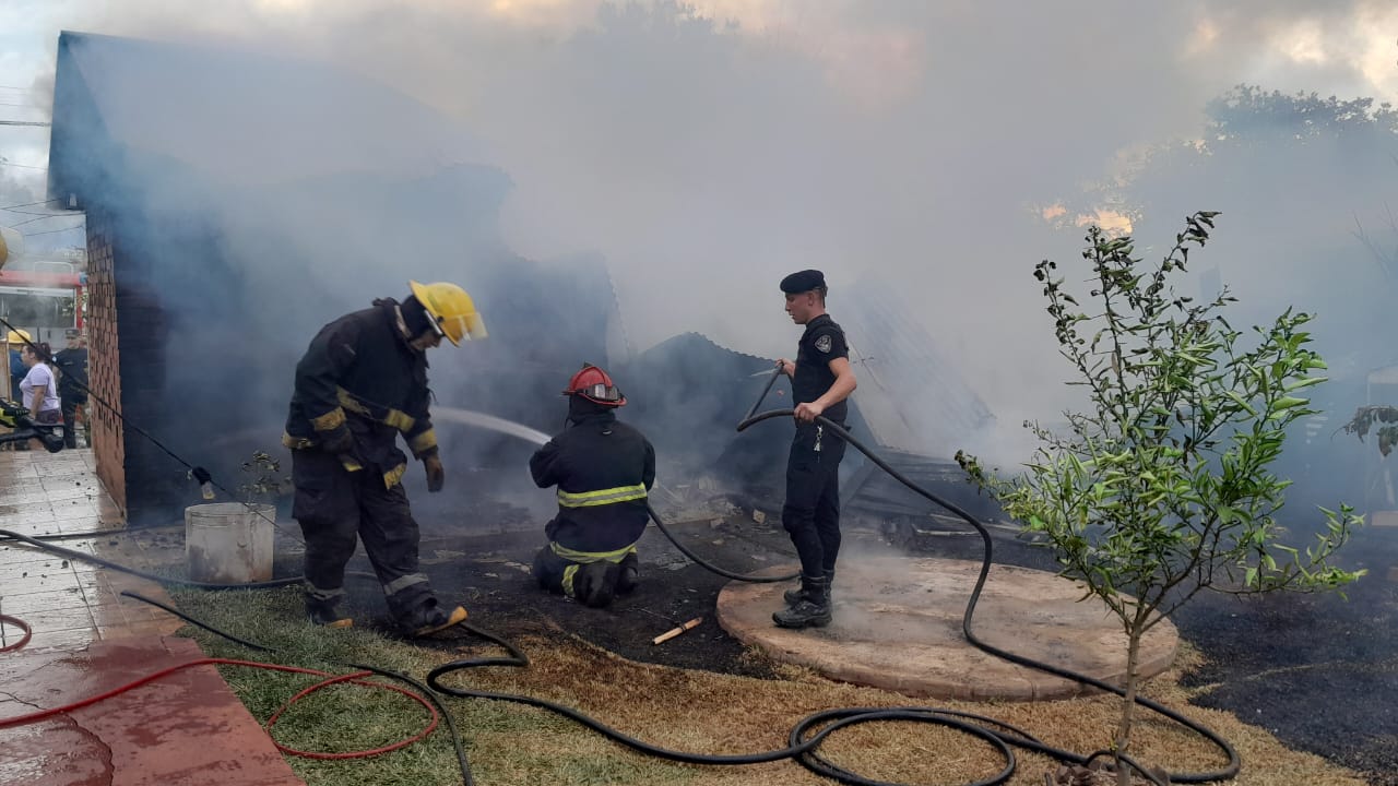 Fallas en la instalación eléctrica originó un incendio en vivienda de Campo Grande imagen-2