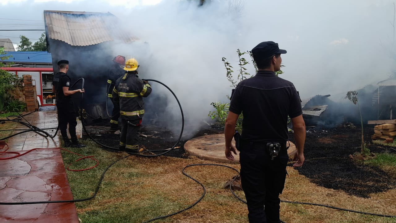 Fallas en la instalación eléctrica originó un incendio en vivienda de Campo Grande imagen-4