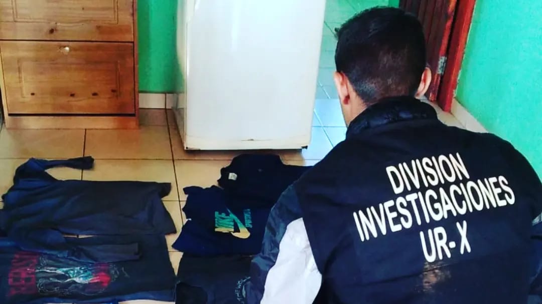 En cuatro allanamientos paralelos en Posadas, la Policía recuperó casi 800.000 pesos y detuvo a un hombre acusado de un atraco en San Ignacio imagen-9
