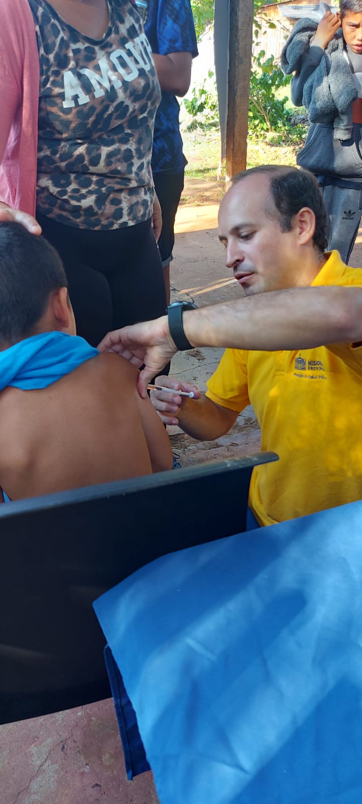 En barrios de Posadas y Garupá se desarrollaron atenciones primaria y se aplicaron más de 200 dosis de vacunas contra el Covid-19 imagen-4