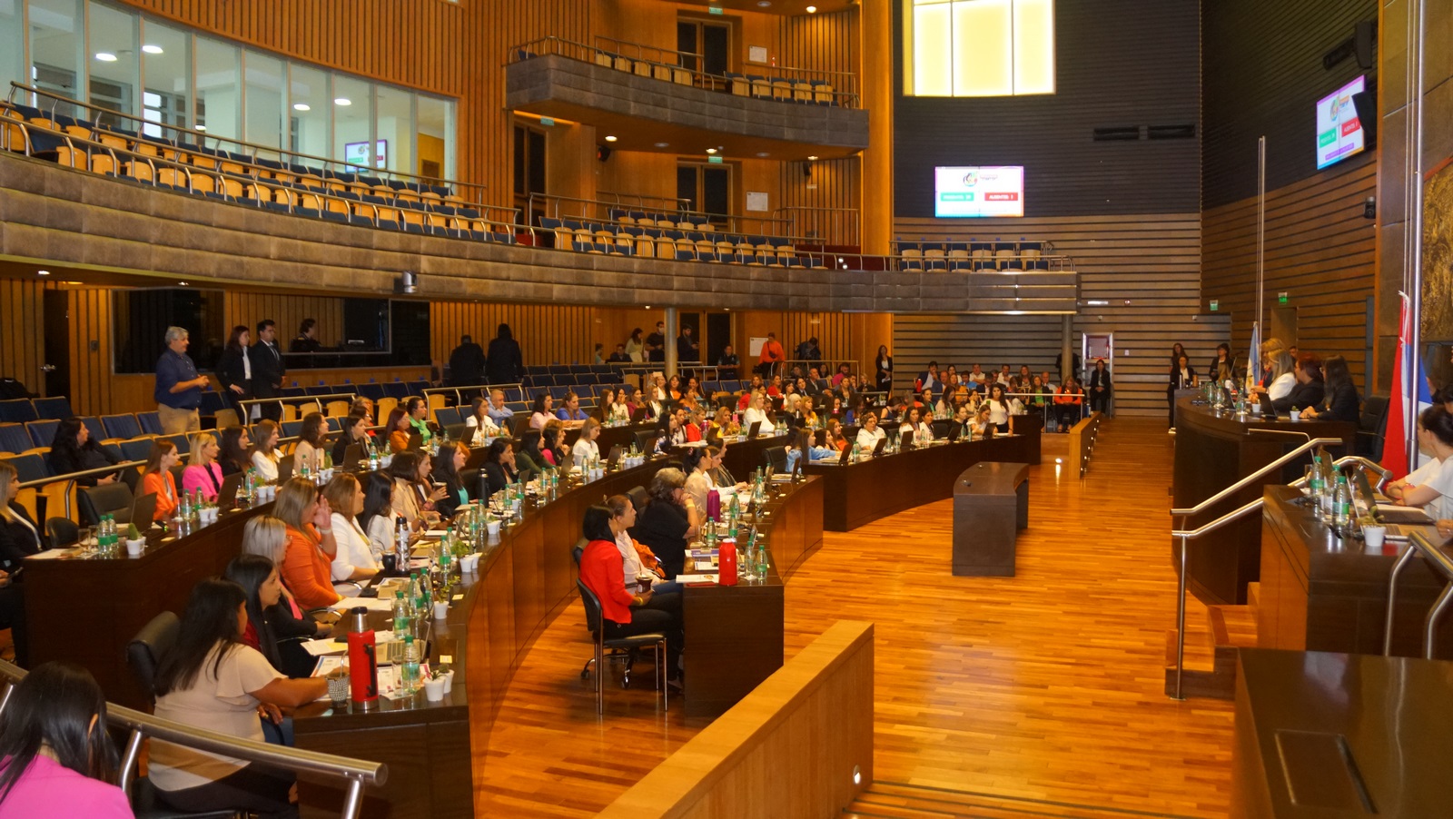 Sesionó el Parlamento de la Mujer 2023 "Misioneras startup” y se ratificó el compromiso de trabajar los proyectos en Comisiones imagen-14