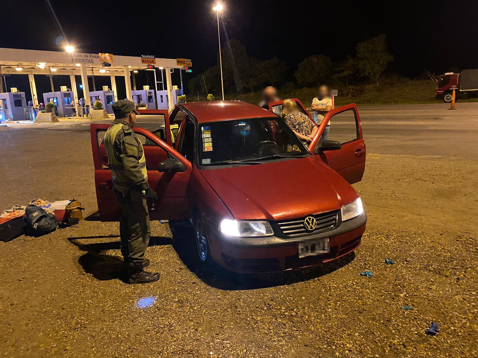 Gendarmería: descubrieron dentro del tanque de un auto más de 16 kilos de marihuana imagen-4