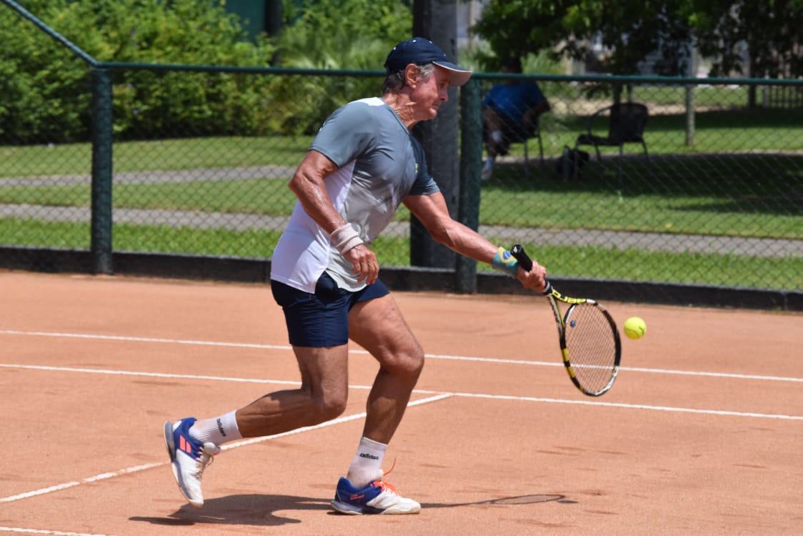 Tenis: Melo se consagró en el MT200 de Florianópolis imagen-4