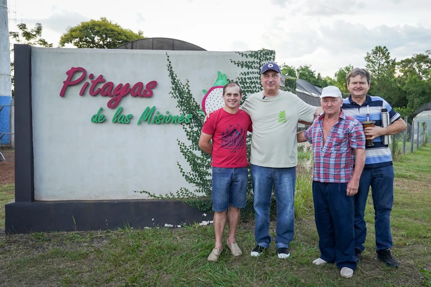 Passalacqua visitó a productor de pitaya en Cerro Azul, la fruta que puede revolucionar la producción misionera imagen-10