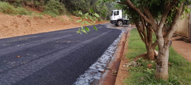 Avanzan las obras de asfalto sobre empedrado en calles de Irigoyen imagen-2