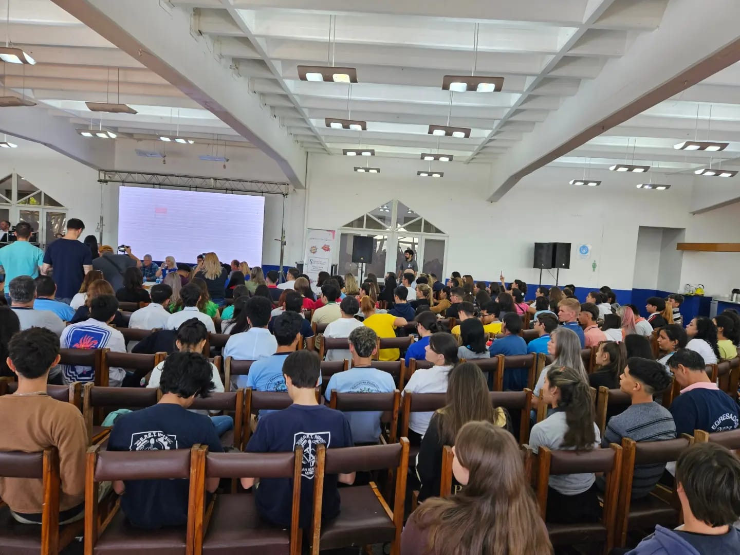 Más de 300 jóvenes participaron del II Encuentro de Centros de Estudiantes imagen-2