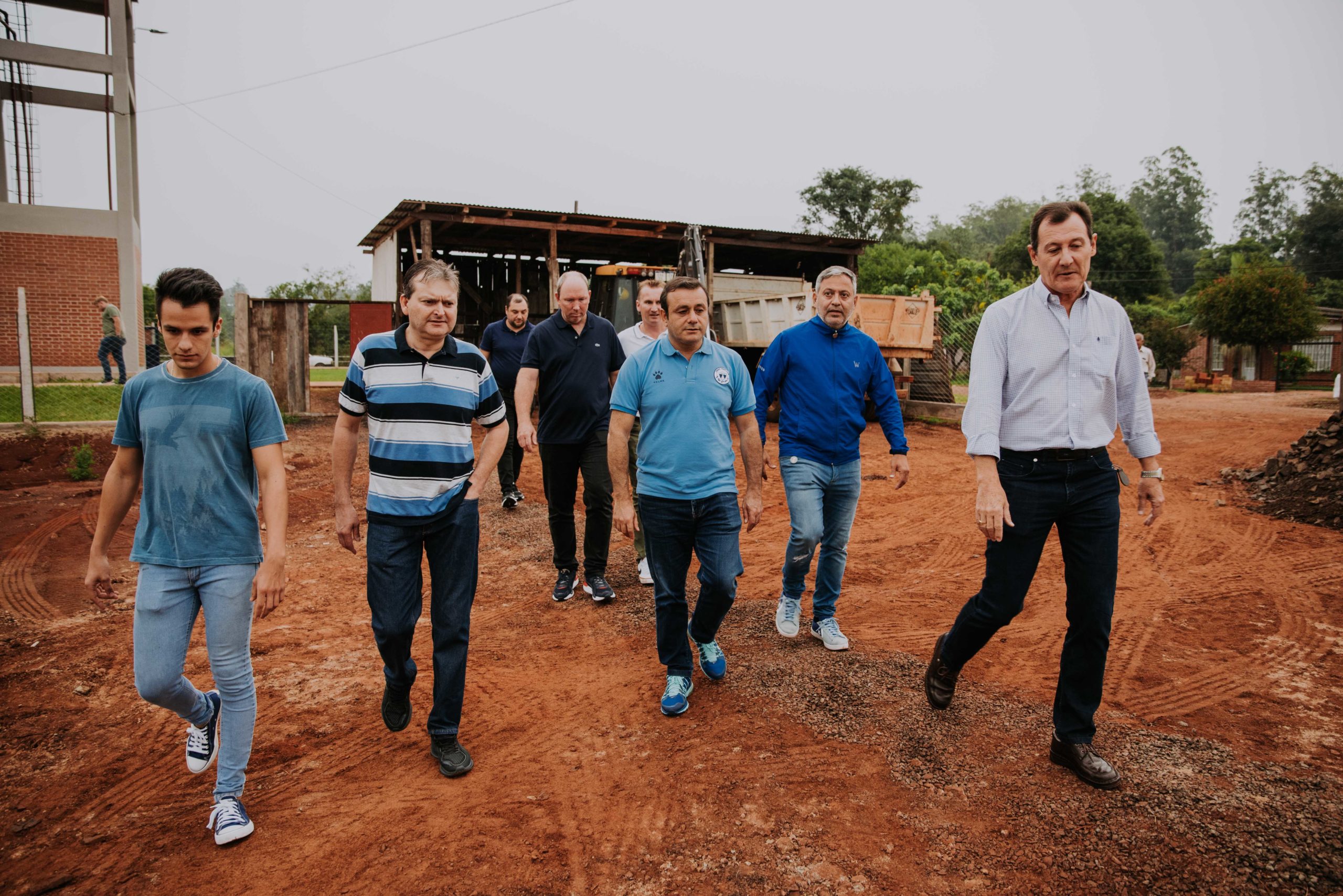 El Gobernador inauguró en Oberá y Cerro Azul infraestructura destinada al deporte de alto rendimiento y recorrió obras viales imagen-12