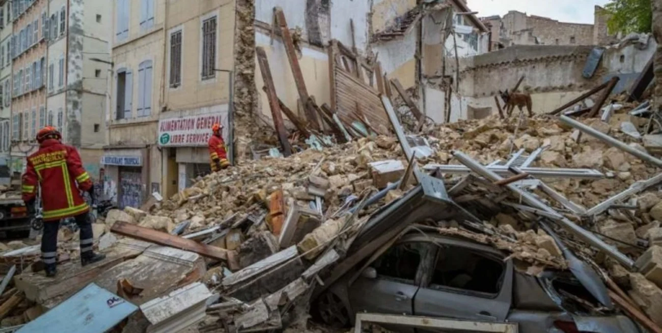 Sube a cuatro el balance de muertos por el derrumbe de un edificio en la ciudad francesa de Marsella imagen-2