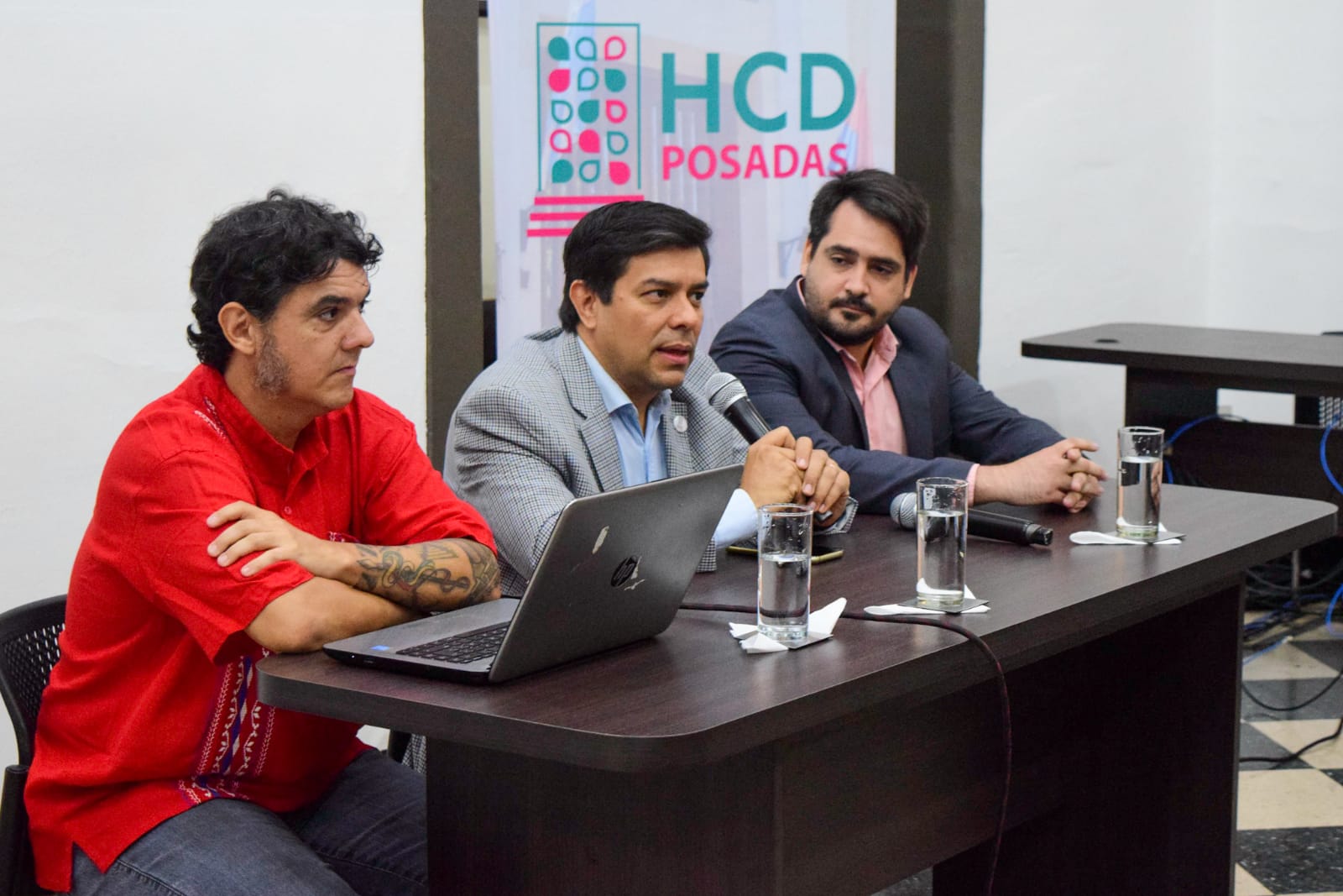 "Posadas también tiene una historia malvinera", destaca historiador en Charla - debate imagen-2