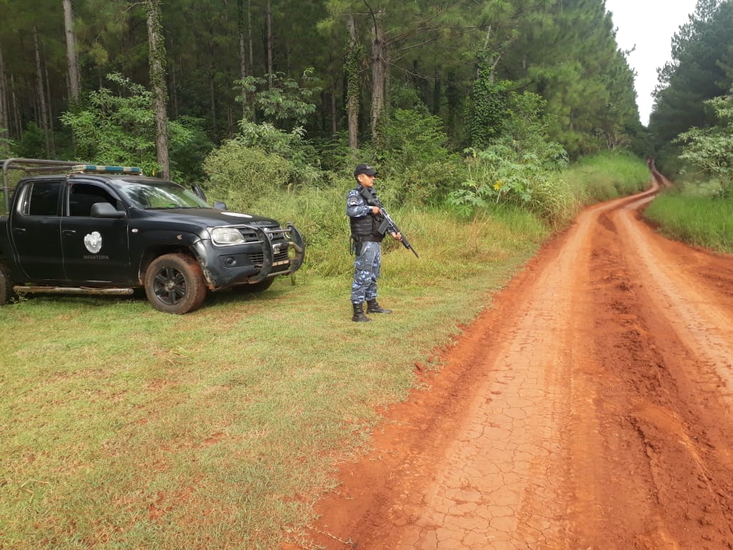 La Policía de Misiones frustró que una camioneta robada sea llevada en balsa a Paraguay imagen-2