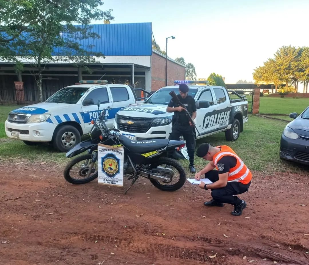 Una patrulla evitó que embarquen una moto robada hacia Brasil imagen-4