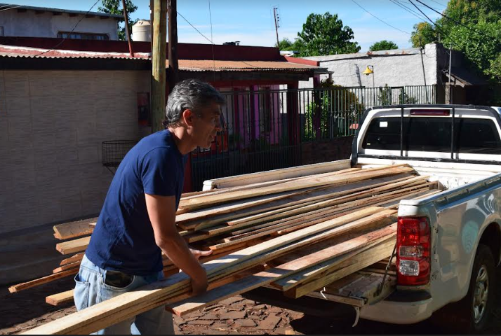 "Negrito" Rodríguez y sus candidatos a concejales llevan soluciones habitacionales a vecinos de Posadas imagen-14
